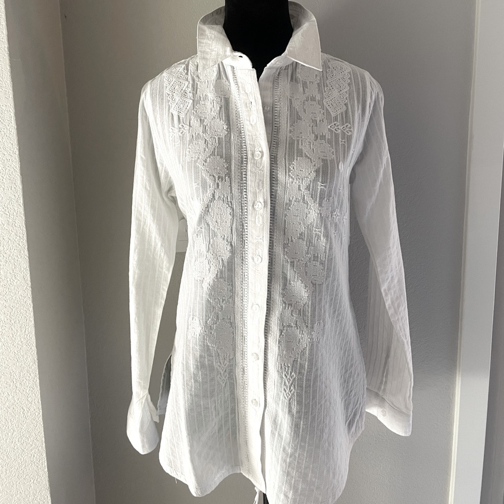 Dylan White Embroidered Button Down Shirt XS